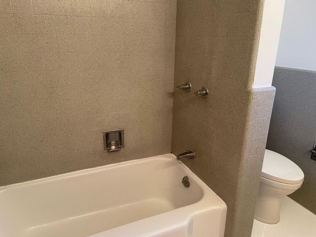 6181 S Land Park Dr, Sacramento, CA 95831