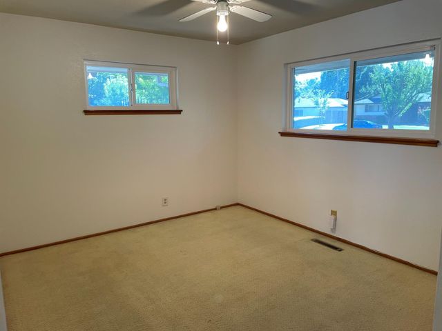 6181 S Land Park Dr, Sacramento, CA 95831
