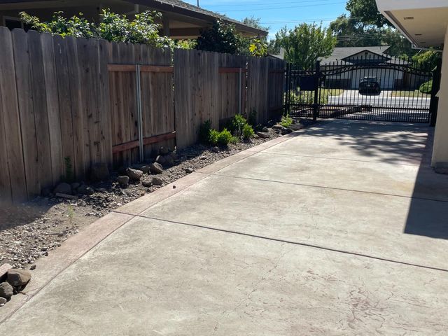 6181 S Land Park Dr, Sacramento, CA 95831