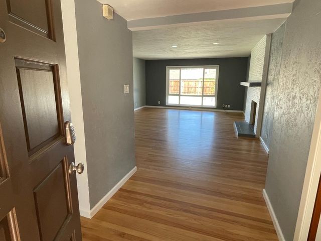 6181 S Land Park Dr, Sacramento, CA 95831