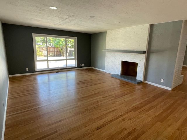 6181 S Land Park Dr, Sacramento, CA 95831