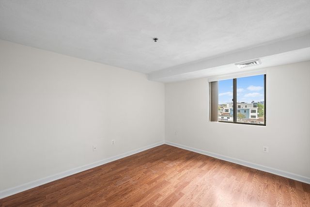 39 Parlin St 503, Everett, MA 02149