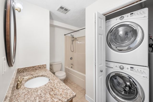 39 Parlin St 503, Everett, MA 02149