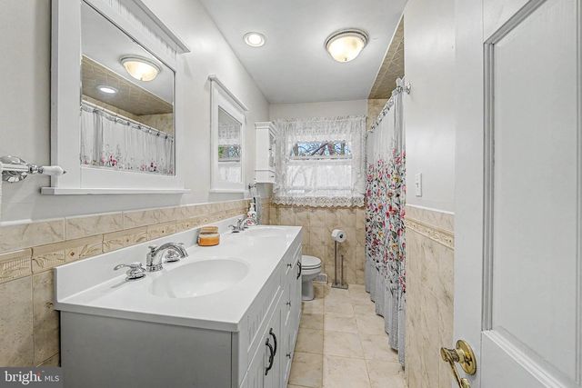 19 W ILLINOIS AVE, Absecon, NJ 08201