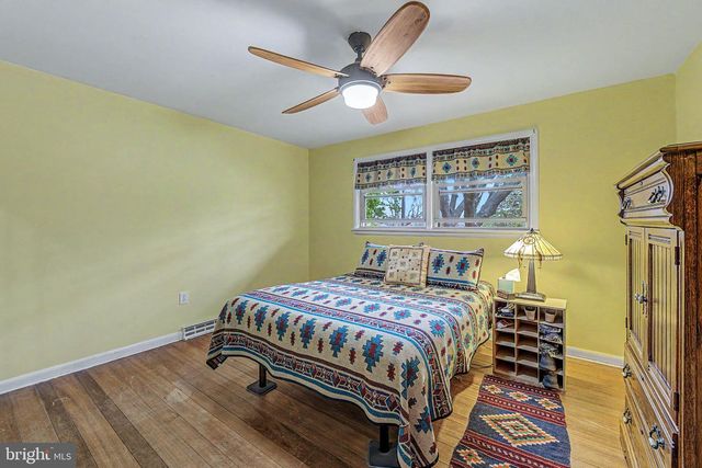 19 W ILLINOIS AVE, Absecon, NJ 08201