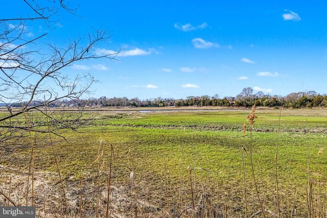 19 W ILLINOIS AVE, Absecon, NJ 08201