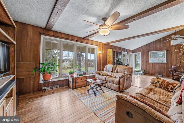 19 W ILLINOIS AVE, Absecon, NJ 08201