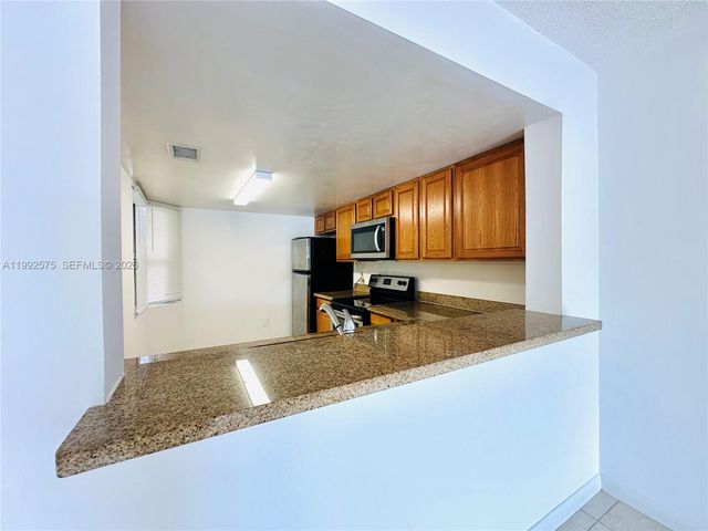 481 SW 113th Way 481, Pembroke Pines, FL 33025