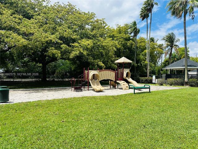 481 SW 113th Way 481, Pembroke Pines, FL 33025