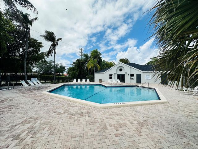 481 SW 113th Way 481, Pembroke Pines, FL 33025