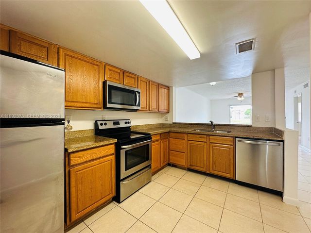 481 SW 113th Way 481, Pembroke Pines, FL 33025