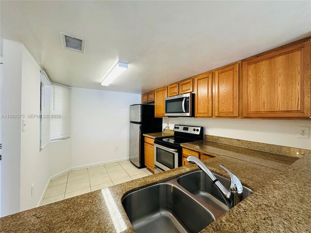 481 SW 113th Way 481, Pembroke Pines, FL 33025