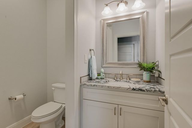 21003 Twisting TRL, Lago Vista, TX 78645