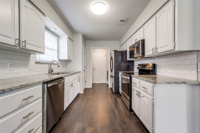 3842 Waterford Way, Denton, TX 76210