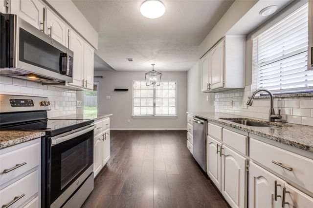 3842 Waterford Way, Denton, TX 76210