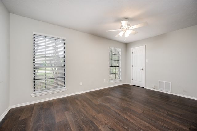 3842 Waterford Way, Denton, TX 76210