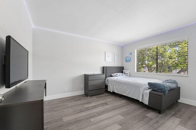 327 LAKEVIEW Drive 203, Weston, FL 33326