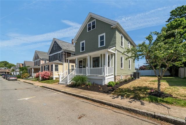 21 Russell Avenue, Newport, RI 02840