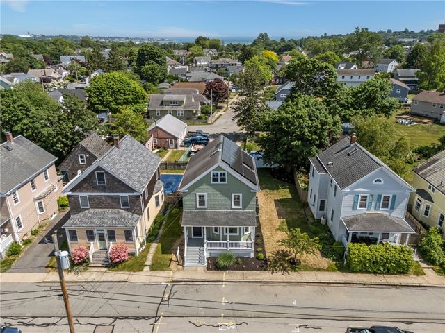 21 Russell Avenue, Newport, RI 02840