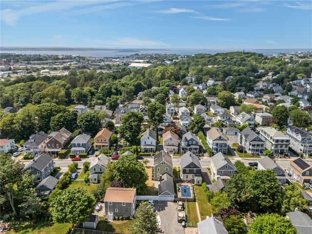 21 Russell Avenue, Newport, RI 02840