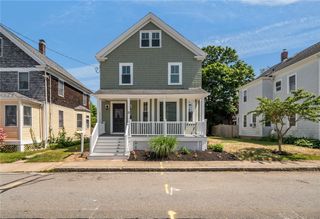21 Russell Avenue, Newport, RI 02840