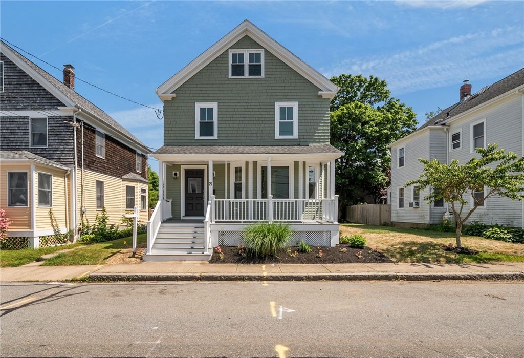 21 Russell Avenue, Newport, RI 02840