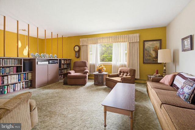 1110 LOMBARD RD, Red Lion, PA 17356