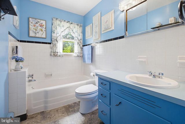 1110 LOMBARD RD, Red Lion, PA 17356