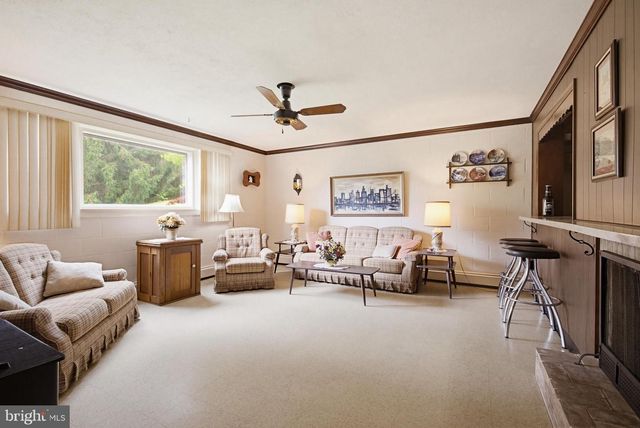 1110 LOMBARD RD, Red Lion, PA 17356