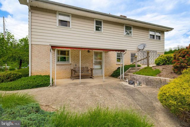 1110 LOMBARD RD, Red Lion, PA 17356
