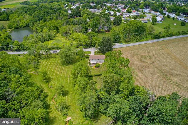 1110 LOMBARD RD, Red Lion, PA 17356