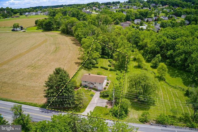1110 LOMBARD RD, Red Lion, PA 17356