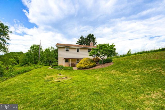1110 LOMBARD RD, Red Lion, PA 17356