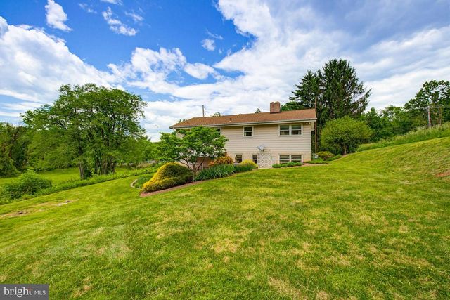 1110 LOMBARD RD, Red Lion, PA 17356