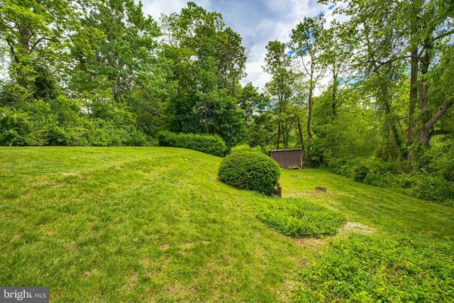1110 LOMBARD RD, Red Lion, PA 17356