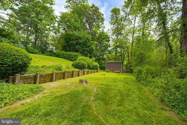 1110 LOMBARD RD, Red Lion, PA 17356