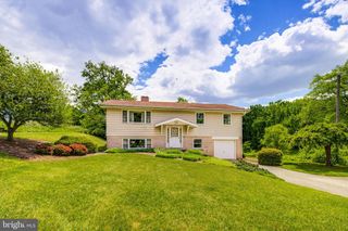 1110 LOMBARD RD, Red Lion, PA 17356