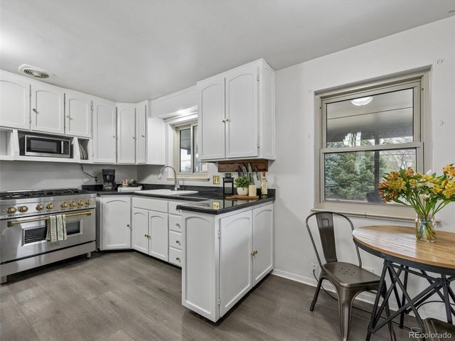 850 S Flower Street, Lakewood, CO 80226