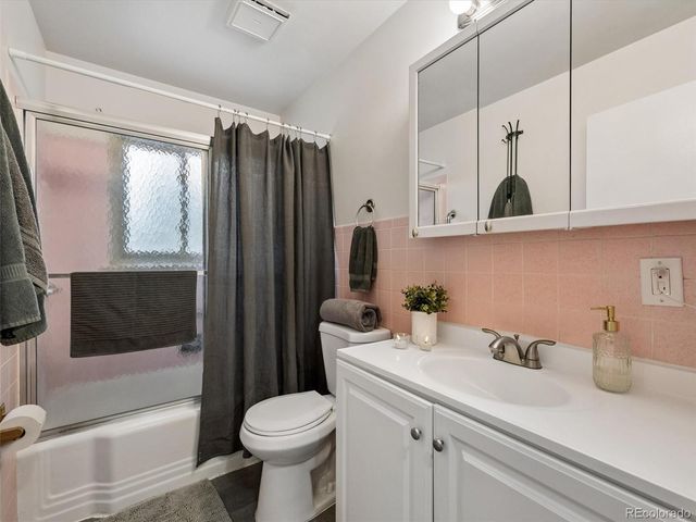 850 S Flower Street, Lakewood, CO 80226