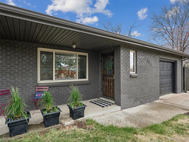 850 S Flower Street, Lakewood, CO 80226