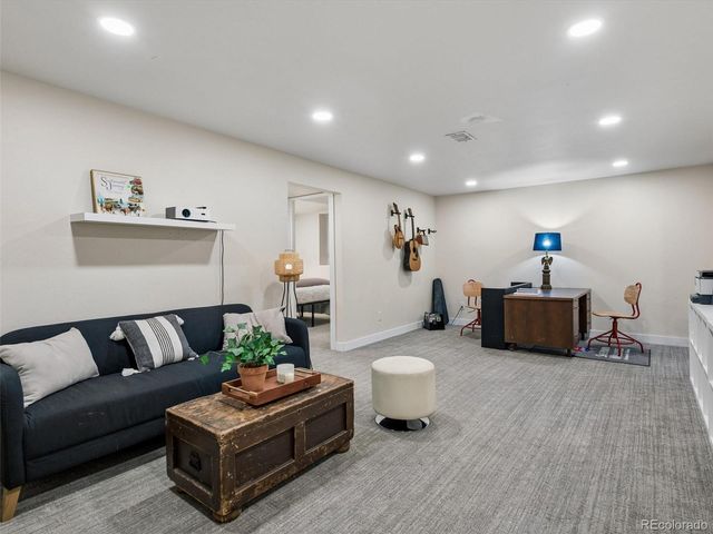 850 S Flower Street, Lakewood, CO 80226