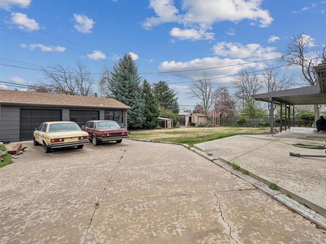 850 S Flower Street, Lakewood, CO 80226