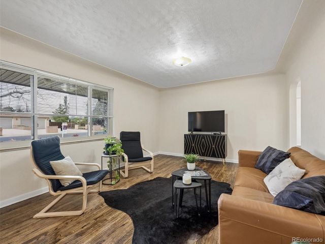 850 S Flower Street, Lakewood, CO 80226