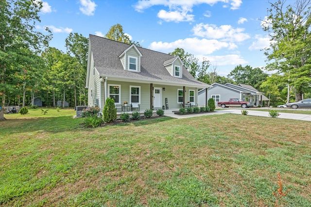 374 Shiloh Ln, Smithville, TN 37166