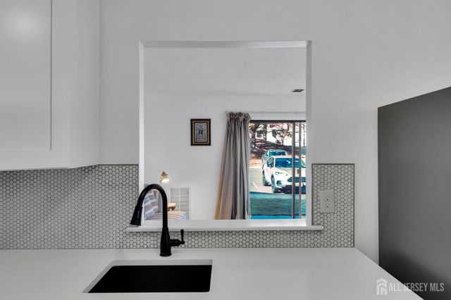 701 Sunshine Court 701, Parlin, NJ 08859