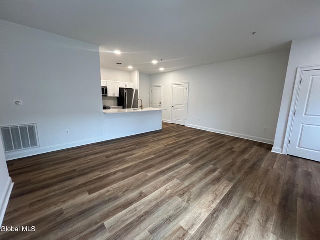 60 Weibel Avenue 2SS103, Saratoga Springs, NY 12866