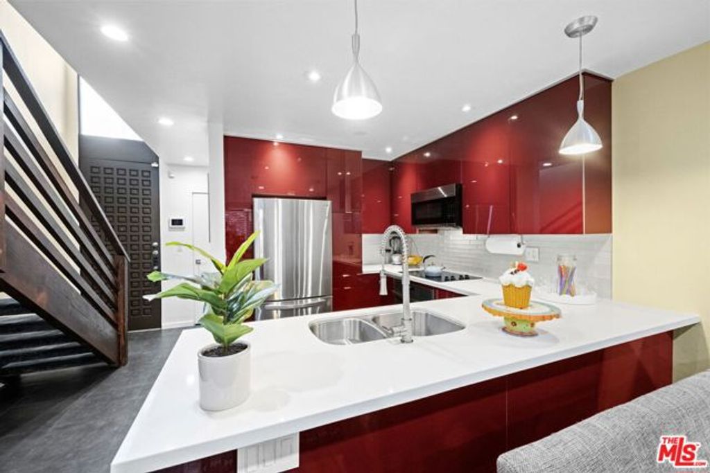 5951 Canterbury Drive 20, Culver City, CA 90230