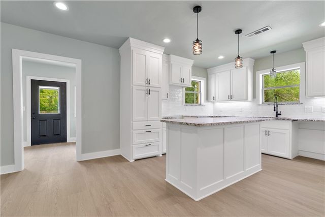 5808 S Cardwell Road, Fayetteville, AR 72704