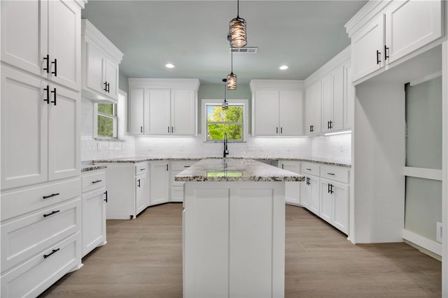 5808 S Cardwell Road, Fayetteville, AR 72704