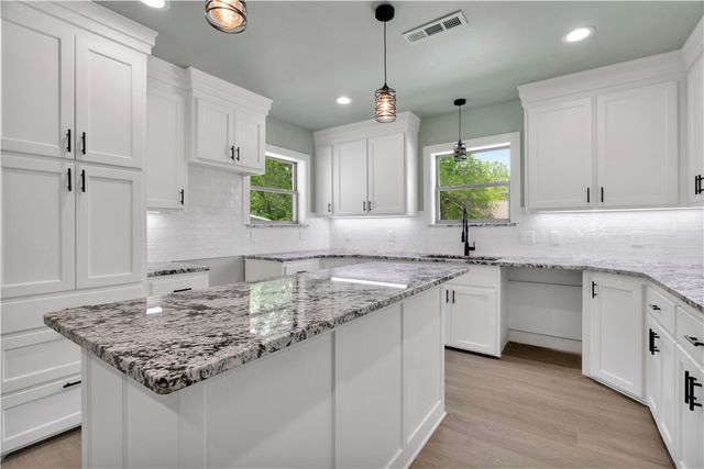 5808 S Cardwell Road, Fayetteville, AR 72704